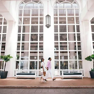 pullman-cairns-international.cairnshotels4all.com/